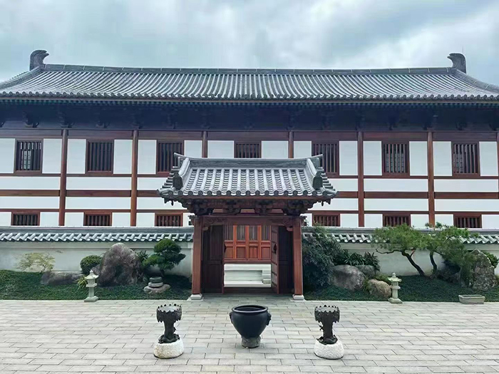 探究古建筑设计在佛教寺庙中的文化符号与现代设计的融合